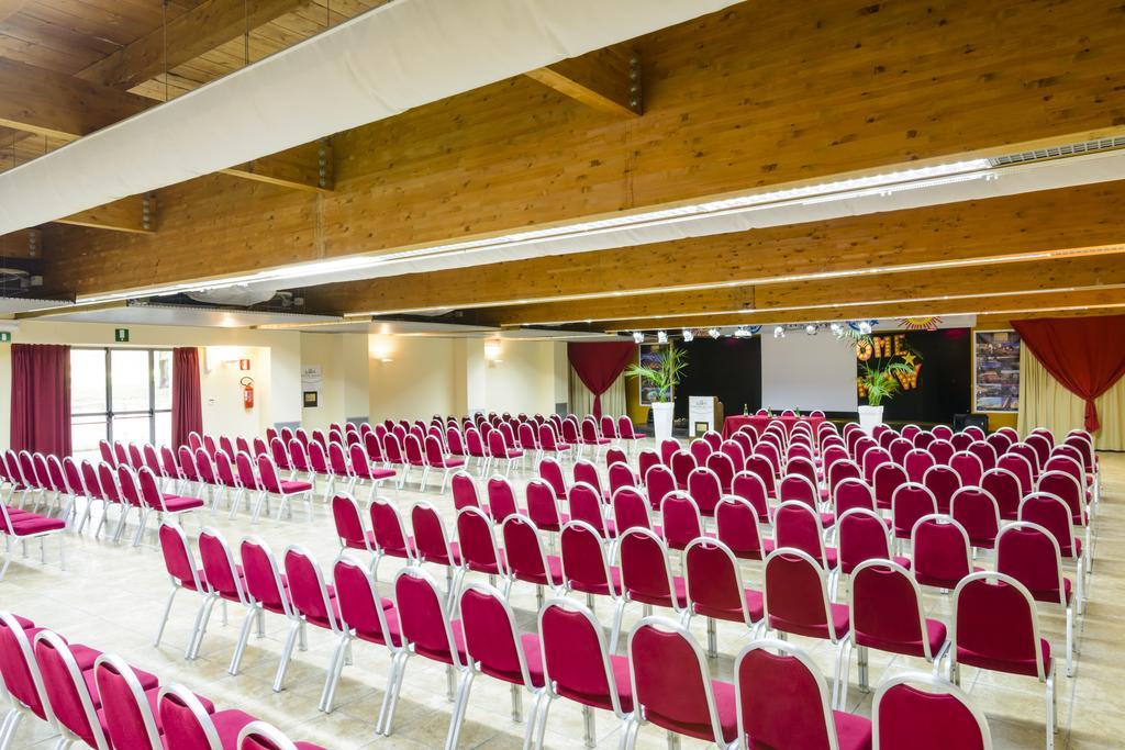Pian Dei Mucini Resort Il Borgo Massa Marittima Buitenkant foto