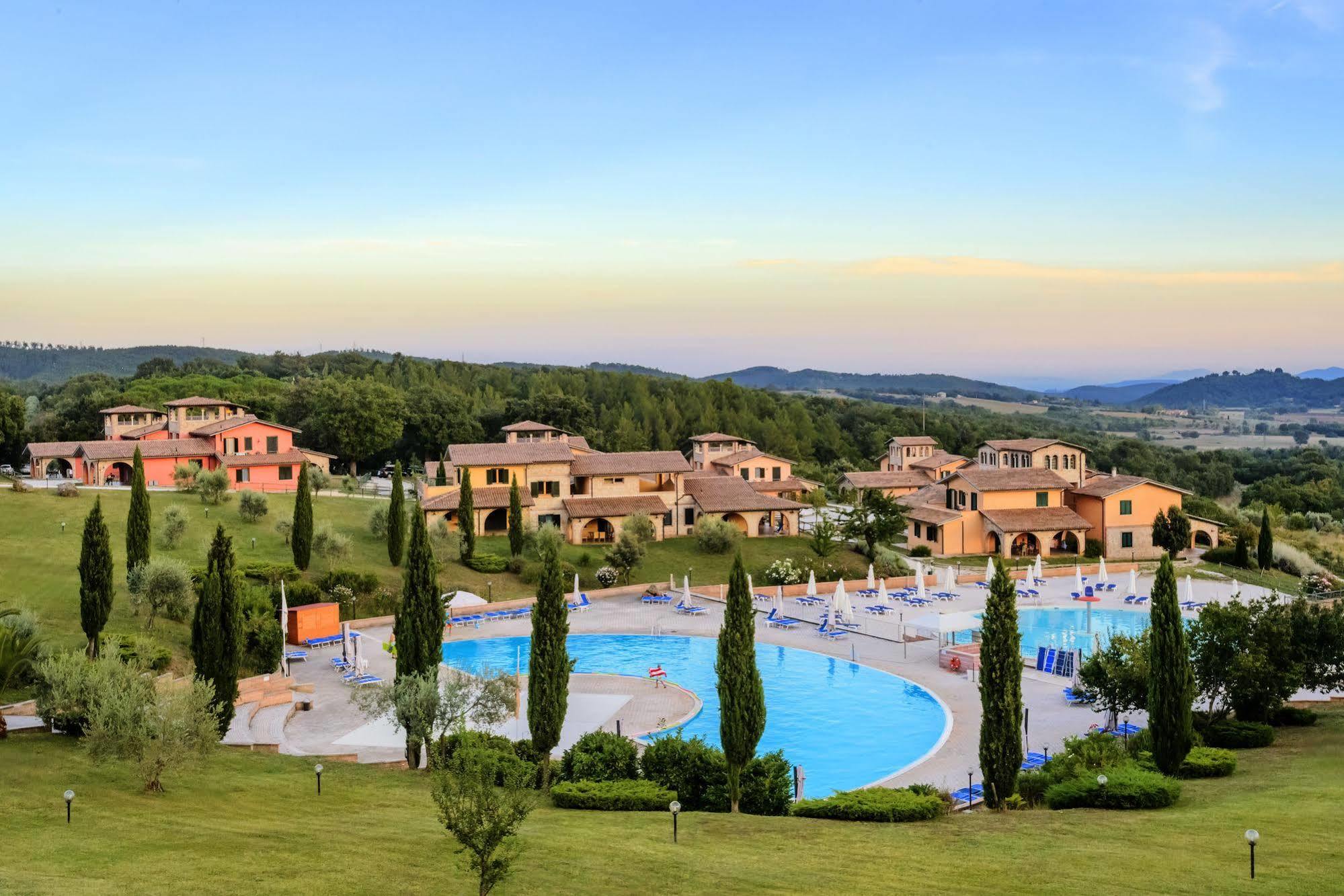 Pian Dei Mucini Resort Il Borgo Massa Marittima Buitenkant foto