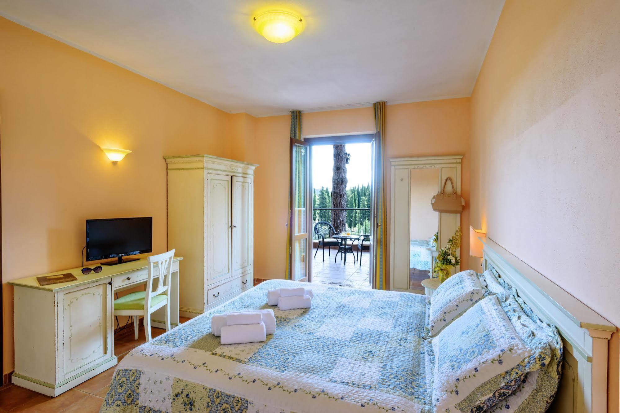 Pian Dei Mucini Resort Il Borgo Massa Marittima Buitenkant foto