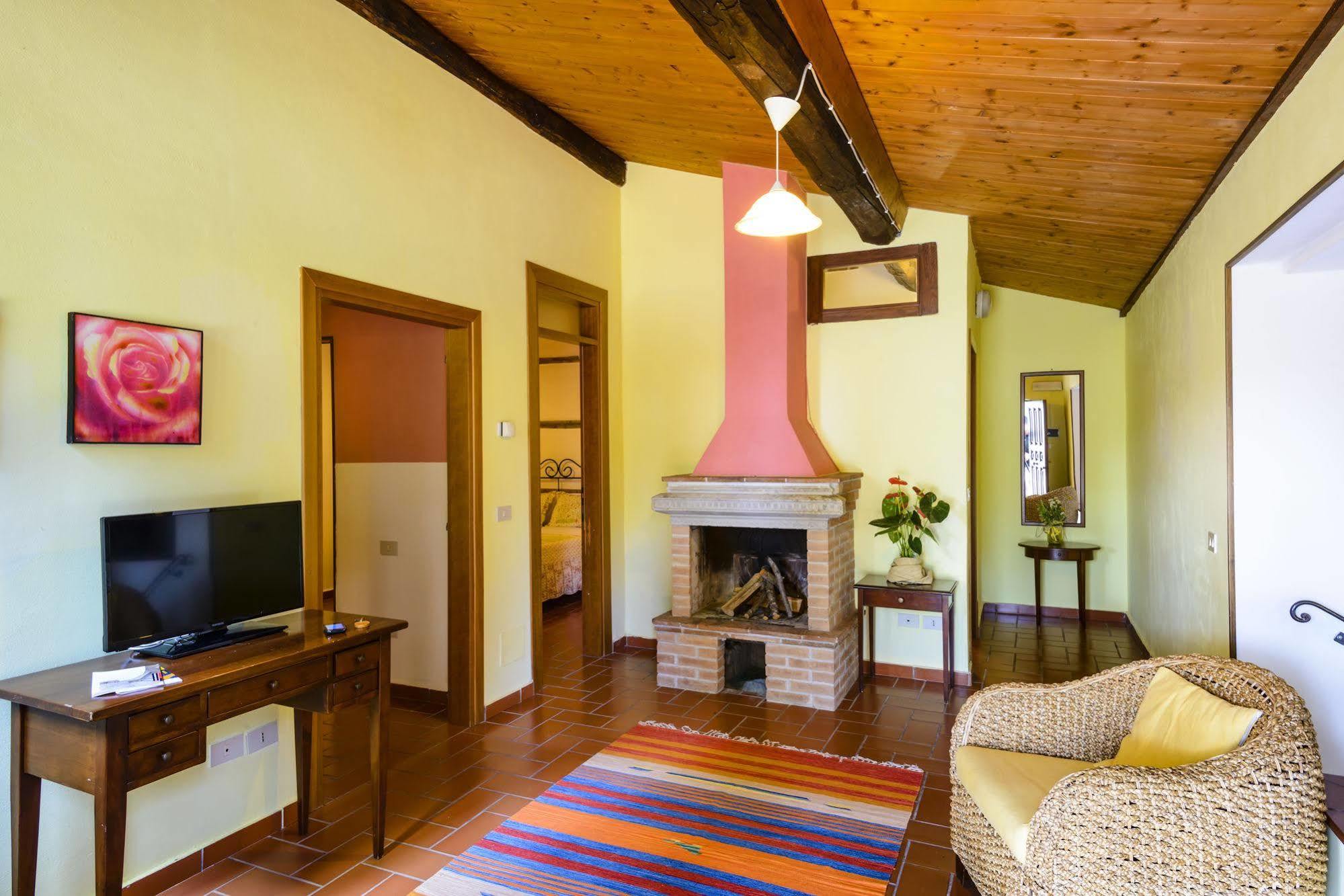 Pian Dei Mucini Resort Il Borgo Massa Marittima Buitenkant foto